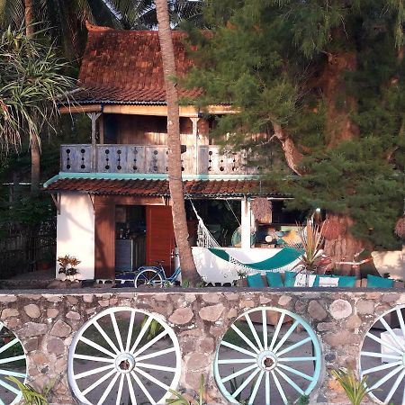 Kai'S Beach House Villa Gili Air Exterior photo